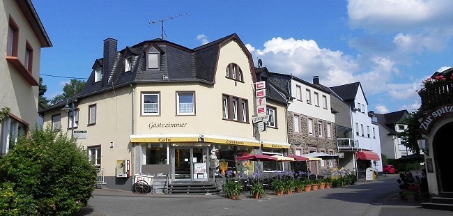 Cafe Görgen in Bullay/Mosel mit Gästezimmer und Apartments